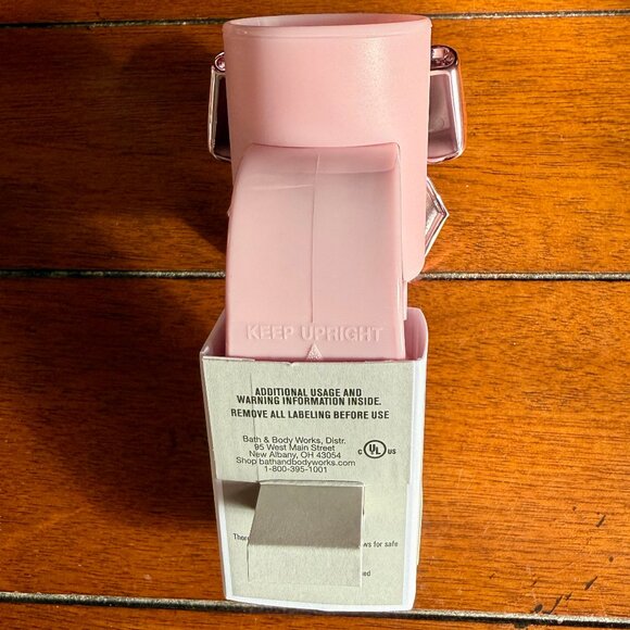 NEW Bow Scent Control™ Wallflowers Fragrance Plug Bath and Body Works - Picture 3 of 5